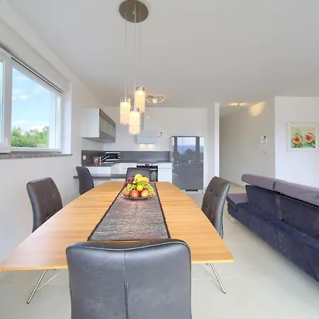 Helines***** Appartement