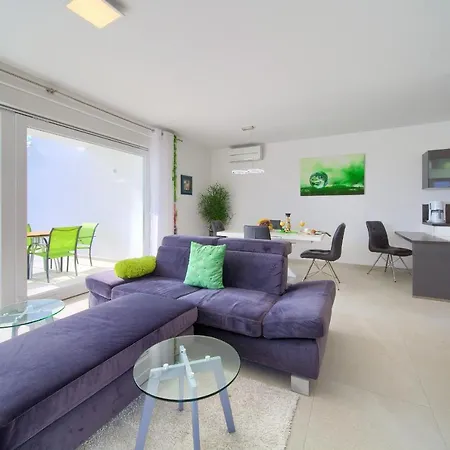 Appartement Helines***** *